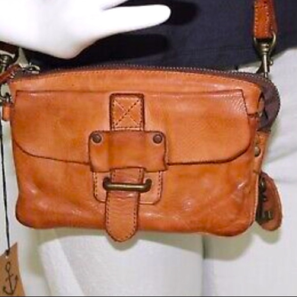 Harbour 2nd Crossbody Distressed Leather belt convertible Bag. NWOT.